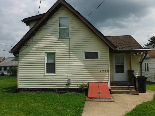property at 1359 Scoville Ave SW