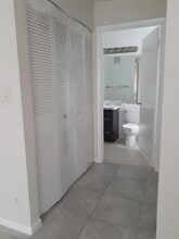 911 Lyons Rd in Coconut Creek, FL - Building Photo - Building Photo