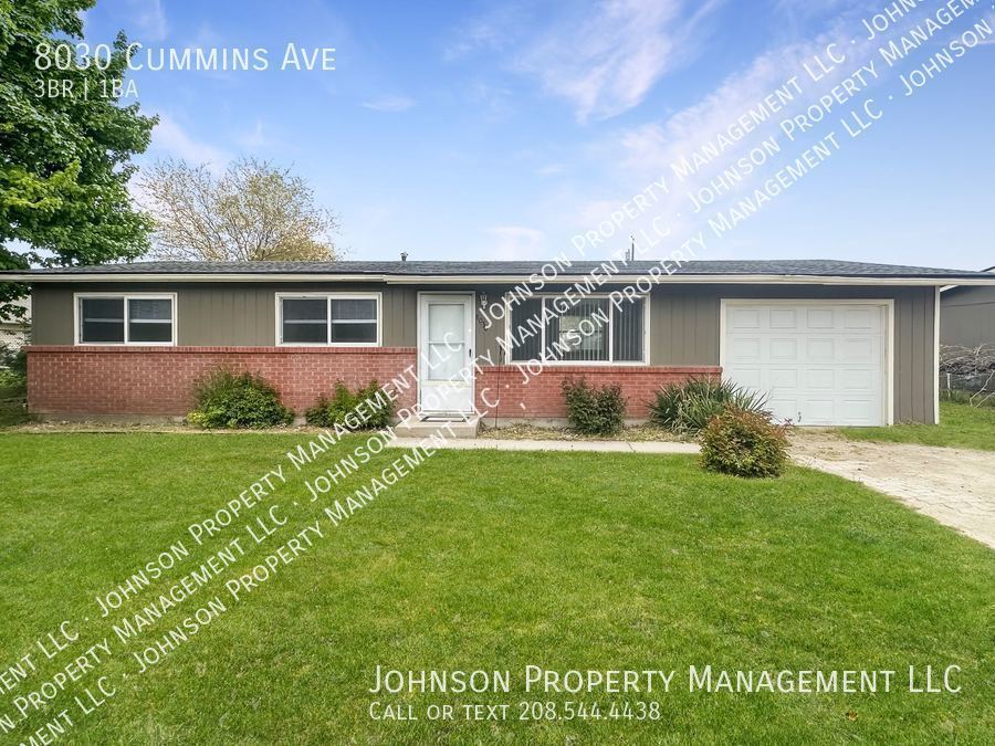 8030 Cummins Ave in Boise, ID - Building Photo