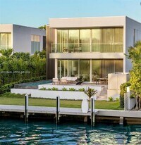 1081 W 48th St in Miami Beach, FL - Building Photo