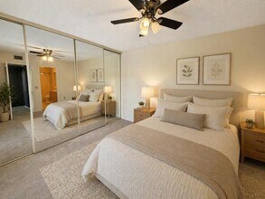 6414 64th Way in West Palm Beach, FL - Foto de edificio - Building Photo