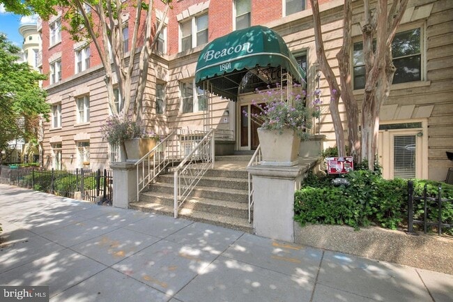 1801 Calvert St NW in Washington, DC - Foto de edificio - Building Photo