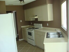 3020 Beal St in Deltona, FL - Building Photo - Building Photo