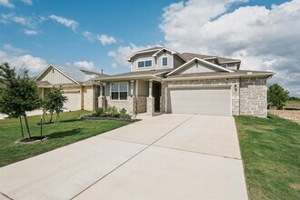 406 Big Cypress Byu Rd in Hutto, TX - Building Photo - Building Photo