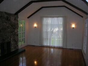 8549 Clifton Wy in Beverly Hills, CA - Building Photo - Building Photo