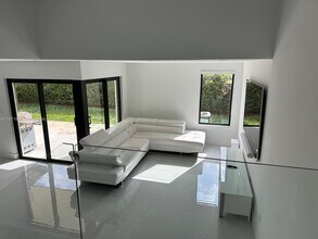 6711 SW 127th Pl in Miami, FL - Building Photo - Building Photo