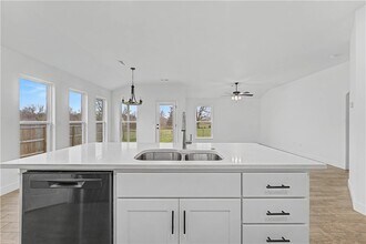 5377 Clear Spgs Ave in Springdale, AR - Building Photo - Building Photo