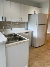 16318 Malibu Dr in Weston, FL - Building Photo - Building Photo