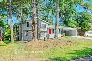 1427 Drayton Woods Dr in Tucker, GA - Building Photo