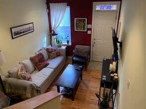 18 S Castle St in Baltimore, MD - Building Photo - Building Photo