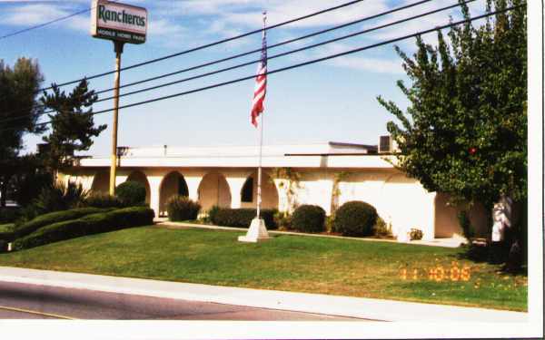 Twin Oaks Valley Park in San Marcos, CA - Building Photo - Building Photo