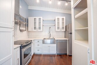 12014 Kling St in Los Angeles, CA - Building Photo - Building Photo