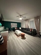 7716 77th Way in West Palm Beach, FL - Building Photo - Building Photo