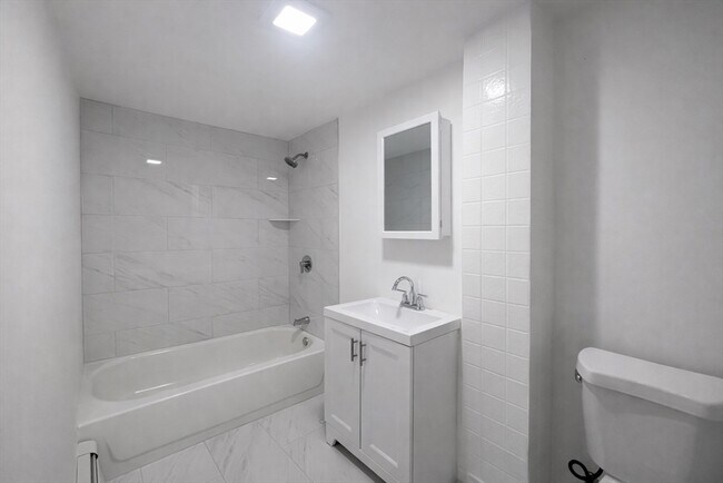 203 London St in Boston, MA - Building Photo - Building Photo