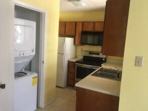 7901 Cambridge St in Houston, TX - Building Photo - Building Photo