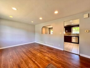 209 Spencer St in Naugatuck, CT - Building Photo - Building Photo