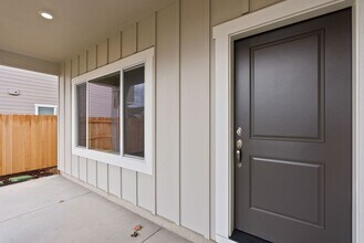 61624 SE Evie Dr in Bend, OR - Building Photo - Building Photo