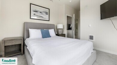 3158 SW 12th Ave, Unit A307 in Portland, OR - Building Photo - Building Photo