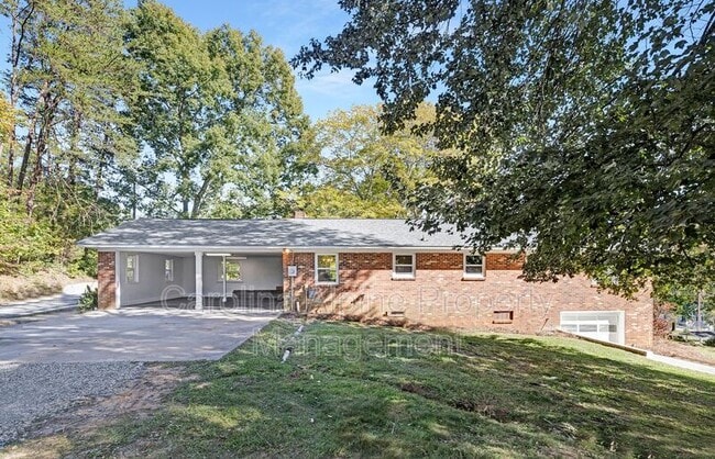 4420 Chebar Dr in Winston-Salem, NC - Building Photo - Building Photo
