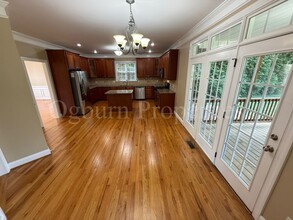 880 Cameron Village Dr in Winston-Salem, NC - Building Photo - Building Photo