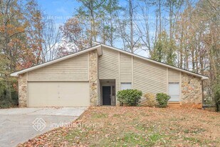 511 Pebble Creek Dr in Norcross, GA - Building Photo