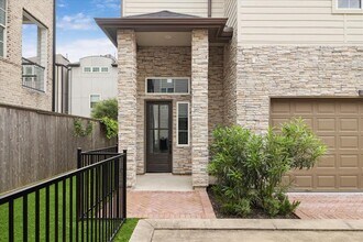 10935 Brookeshire Chase Ln in Houston, TX - Building Photo - Building Photo