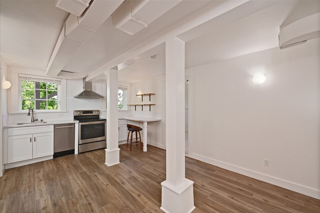 5012 21st Ave NE in Seattle, WA - Building Photo