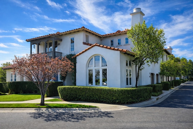 property at 27014 Carmelita Dr