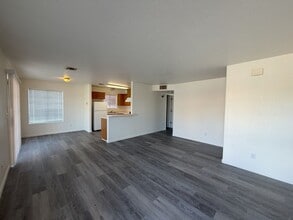 2482 Fox Ave in Kingman, AZ - Building Photo - Building Photo