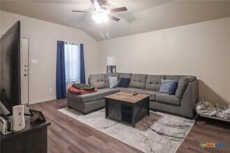 1914 Castroville Trl in Copperas Cove, TX - Foto de edificio - Building Photo