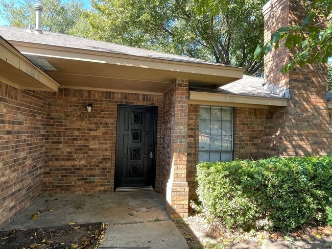 3520 Wessex Ct in Denton, TX - Building Photo - Building Photo
