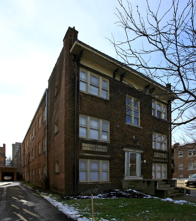 The Kerry Apartments in Cleveland, OH - Building Photo