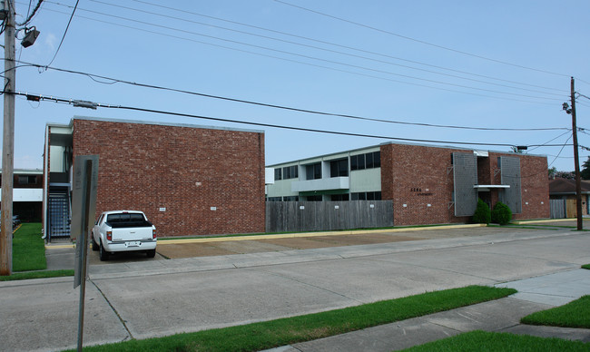 620 W William David Pky in Metairie, LA - Foto de edificio - Building Photo