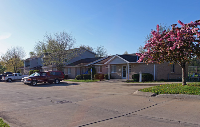 Orchard Grove Apartments in Alliance, OH - Building Photo - Building Photo