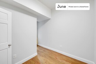 Private bedroom in 4 bed/1 bath Home in New York, NY - Building Photo - Building Photo