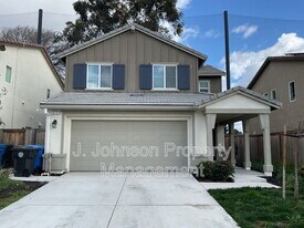 470 Miwok Ln in Manteca, CA - Building Photo