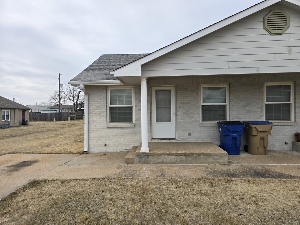 1511 East St, Unit 1511 in Andover, KS - Building Photo