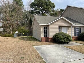 2310 Brandymill Ln in Jacksonville, NC - Building Photo - Building Photo