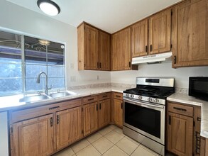 4224 Kingsbury Pl in Riverside, CA - Foto de edificio - Building Photo