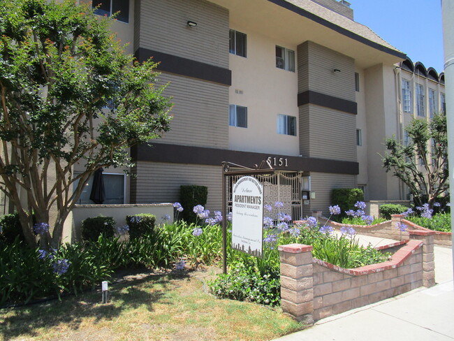 Regency Gardens in Sherman Oaks, CA - Foto de edificio - Building Photo