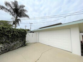 1563 Santa Barbara St in Ventura, CA - Building Photo