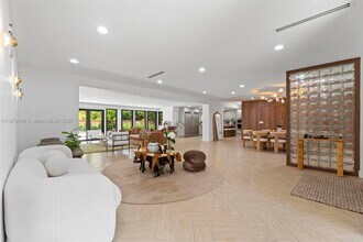 15202 SW 80th Ave in Palmetto Bay, FL - Building Photo - Building Photo