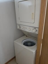 1375 Cunat Ct, Unit 3G in Lake In The Hills, IL - Building Photo - Building Photo