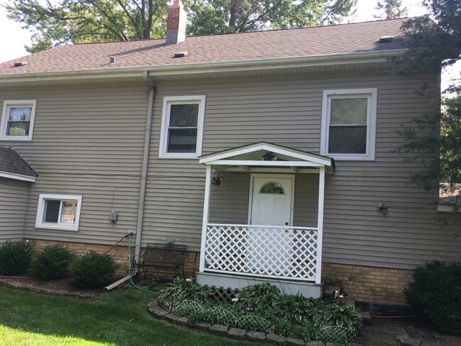2123 Hillside Ter, Unit 2