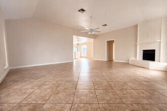 2210 Sunset Trail in Sugar Land, TX - Building Photo - Building Photo