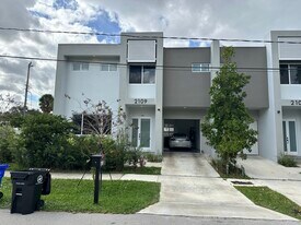 2109 SW 18th Ave in Fort Lauderdale, FL - Building Photo