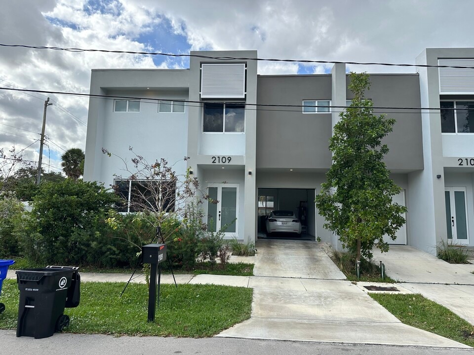 2109 SW 18th Ave in Fort Lauderdale, FL - Building Photo