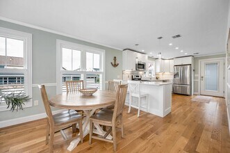 352 Portsmouth Ave in Seabrook, NH - Building Photo - Building Photo