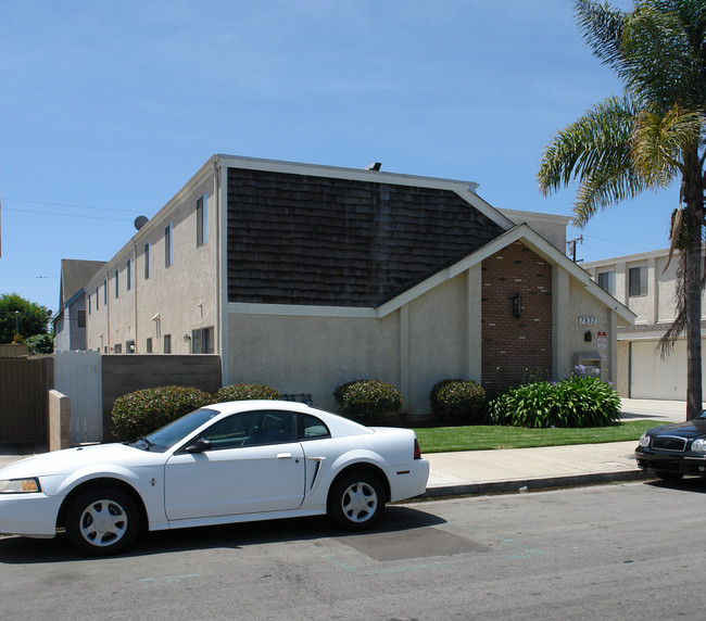 7932 Glencoe Ave in Huntington Beach, CA - Building Photo - Building Photo