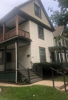 2627 N Bartlett Ave in Milwaukee, WI - Building Photo